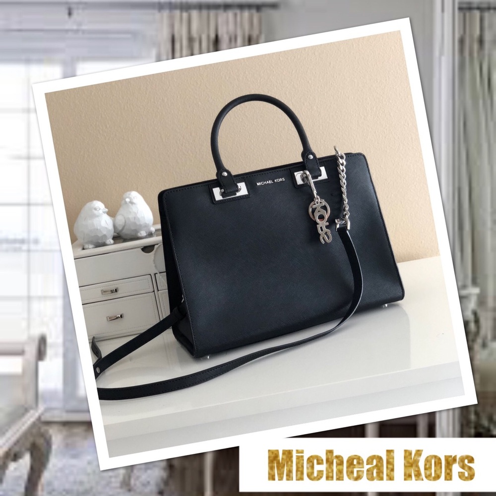 Micheal Kors Purse